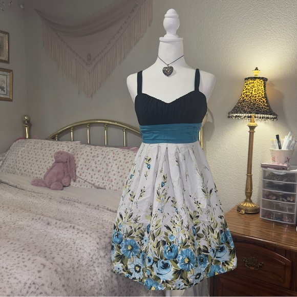Y2K Floral Blue and Black Babydoll Dress - Picture 5 of 10